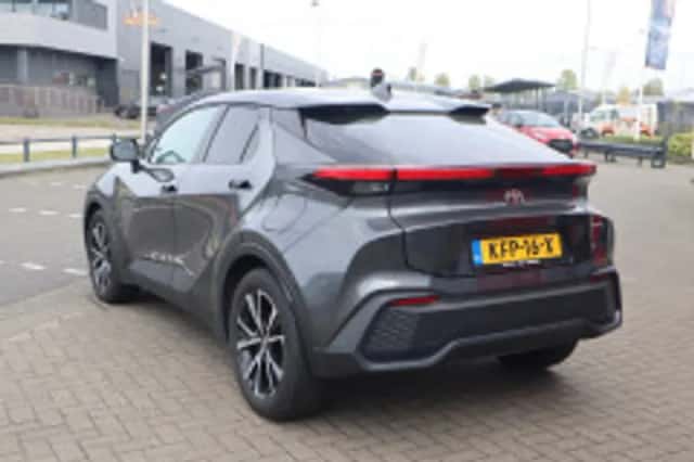 Toyota C hr (2024) thumbnail 3