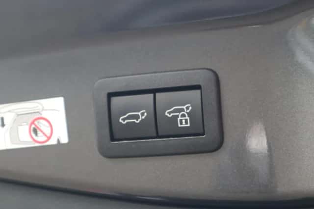 Toyota C hr (2024) thumbnail 12