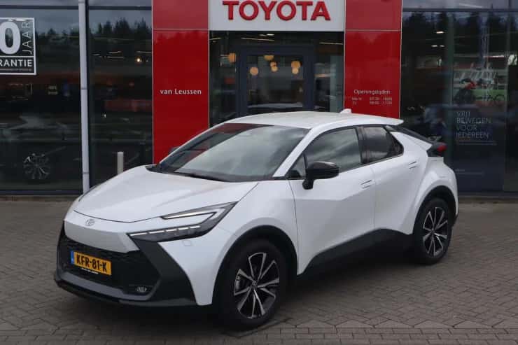 Toyota C hr (2024) — foto 1