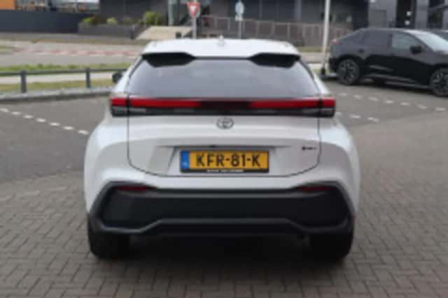 Toyota C hr (2024) thumbnail 4