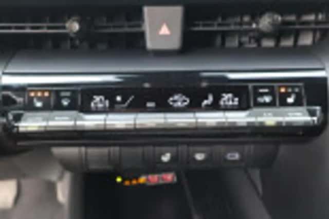 Toyota C hr (2024) thumbnail 78
