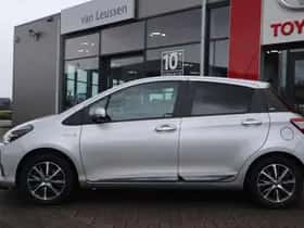 Toyota Yaris (2020) thumbnail 2