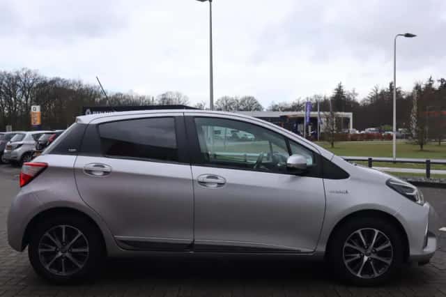 Toyota Yaris (2020) thumbnail 14