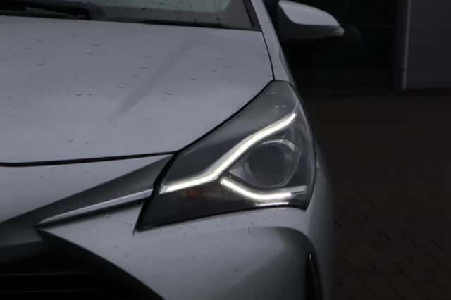 Toyota Yaris (2020) thumbnail 17