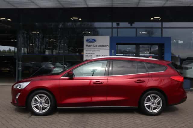 Ford Focus (2019) thumbnail 2