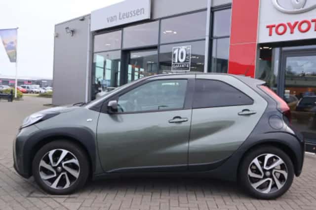 Toyota Aygo (2023) thumbnail 2