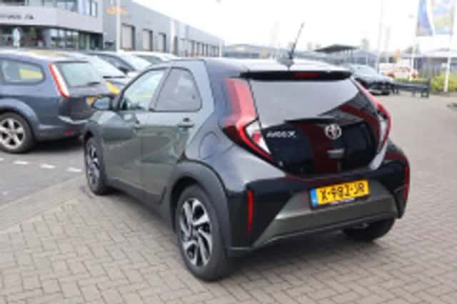 Toyota Aygo (2023) thumbnail 3