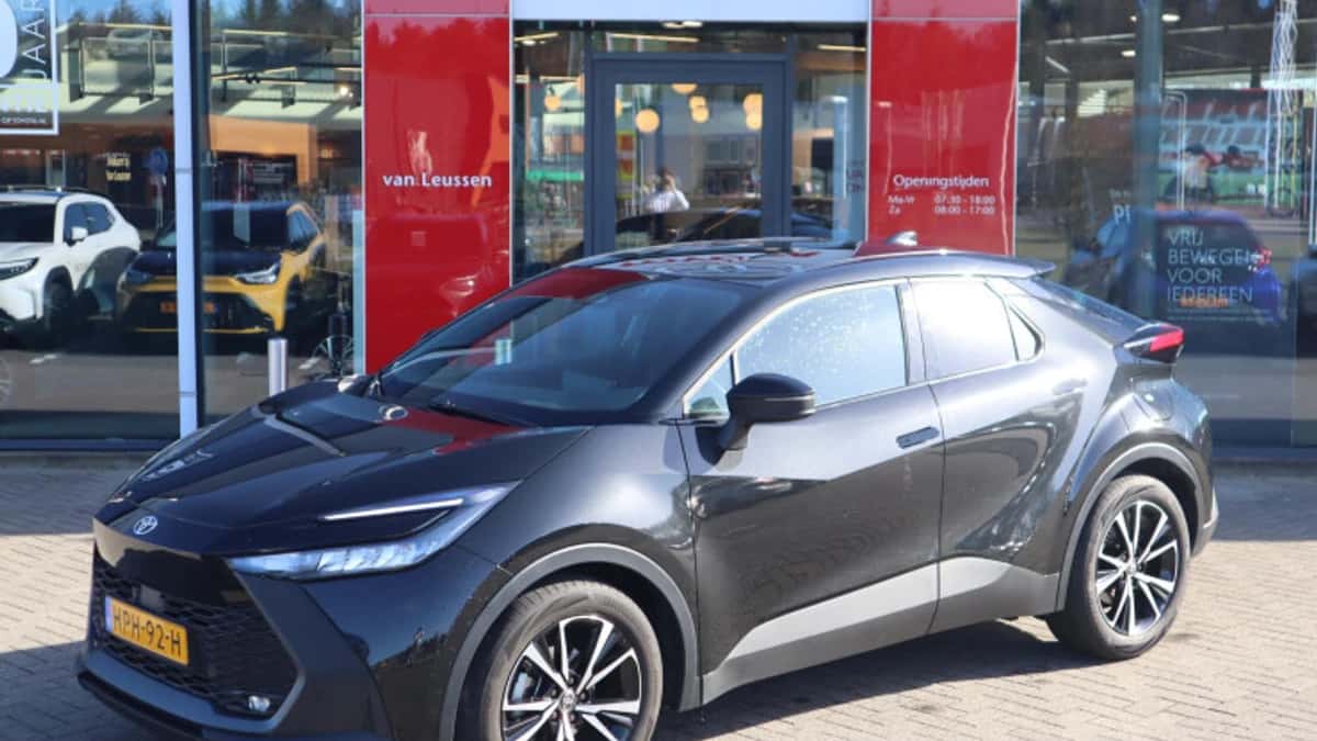 Toyota C hr (2025) — foto 1