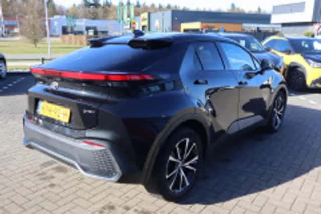 Toyota C hr (2025) thumbnail 6