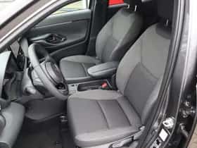 Toyota Yaris Cross (2026) thumbnail 22