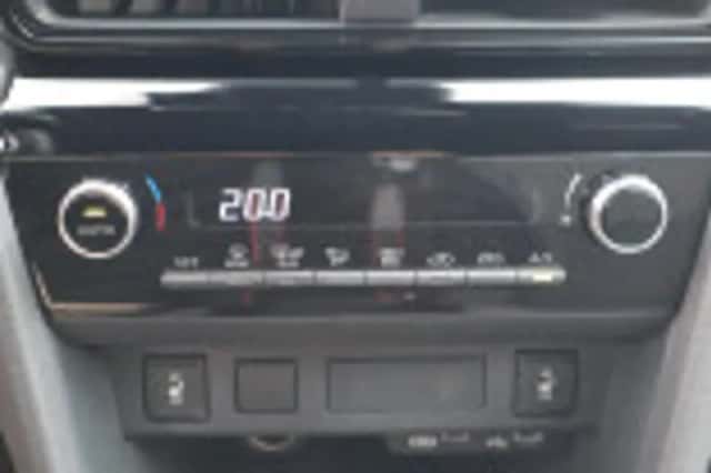 Toyota Yaris Cross (2025) thumbnail 68