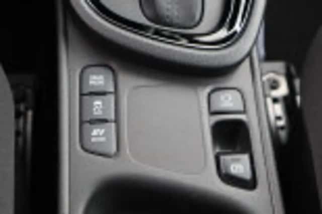 Toyota Yaris Cross (2025) thumbnail 72