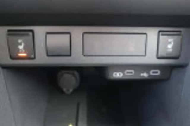 Toyota Yaris Cross (2025) thumbnail 75