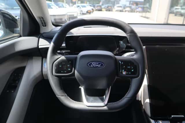 Ford Explorer (2025) thumbnail 28