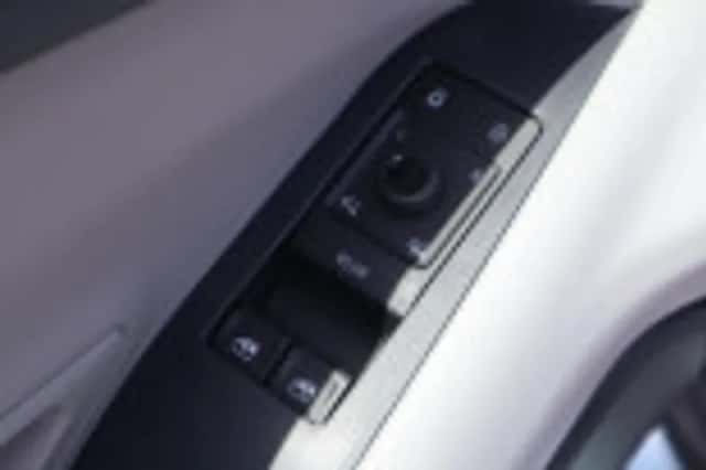 Ford Explorer (2025) thumbnail 60