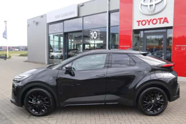Toyota C hr (2026) thumbnail 2