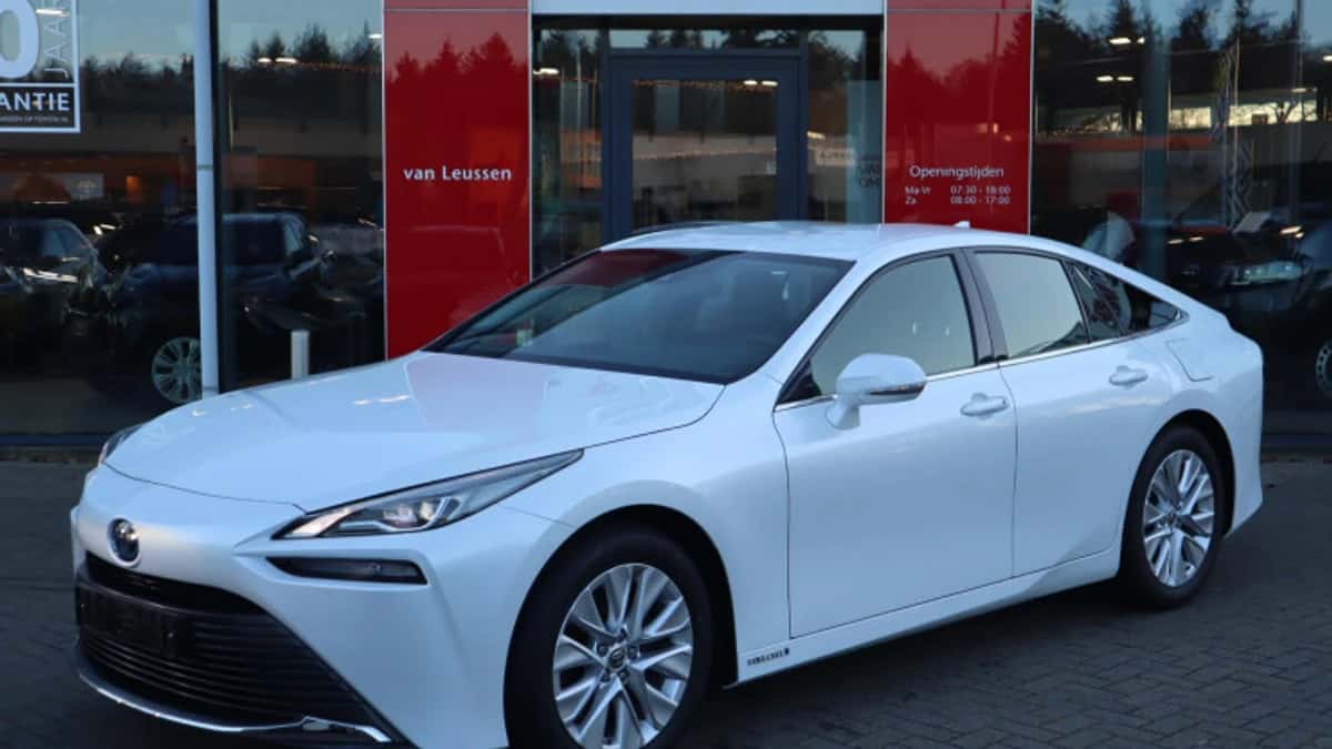 Toyota Mirai (2022) — foto 1