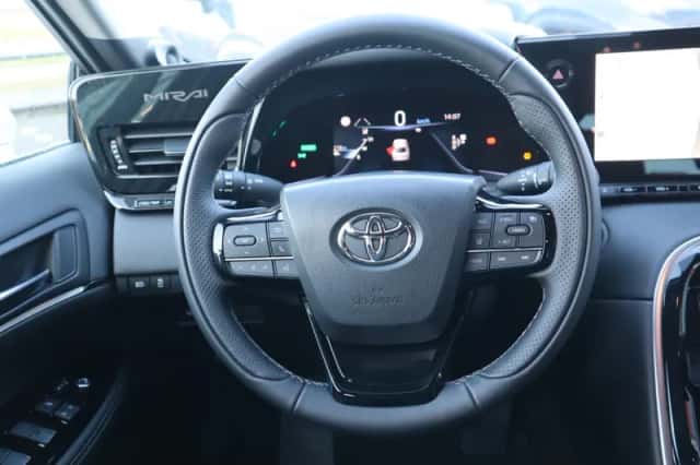 Toyota Mirai (2022) thumbnail 26