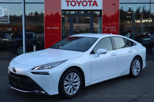 Toyota Mirai (2022) thumbnail 7