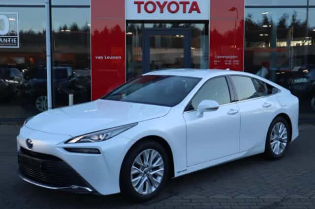 Toyota Mirai (2022) thumbnail 86