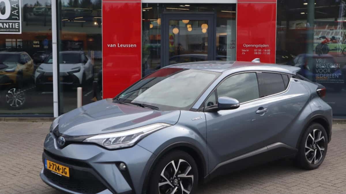 Toyota C hr (2020) — foto 1