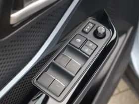 Toyota C hr (2020) thumbnail 26