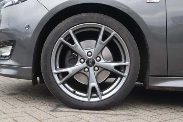 Ford Focus (2018) thumbnail 19