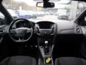 Ford Focus (2018) thumbnail 54