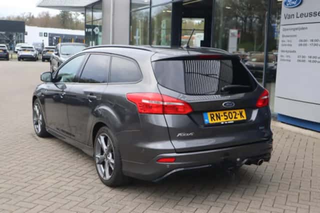 Ford Focus (2018) thumbnail 76