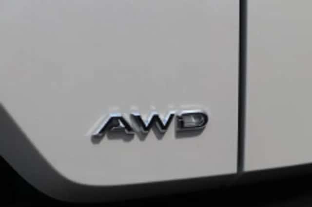 Toyota C hr (2026) thumbnail 6