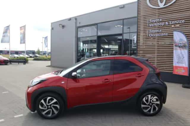 Toyota Aygo X (2024) thumbnail 2