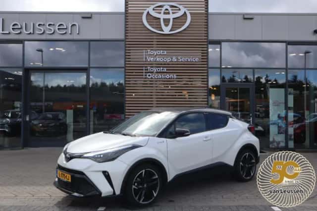 Toyota C-HR (2021) thumbnail 1