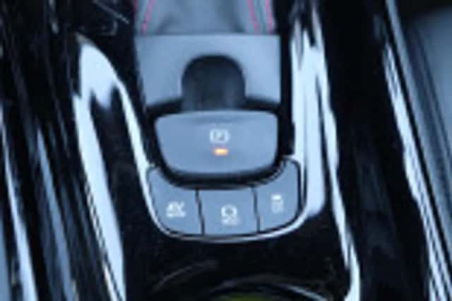 Toyota C hr (2021) thumbnail 90