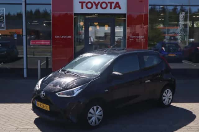 Toyota Aygo (2022) thumbnail 1