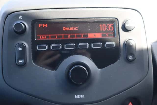 Toyota Aygo (2022) thumbnail 26