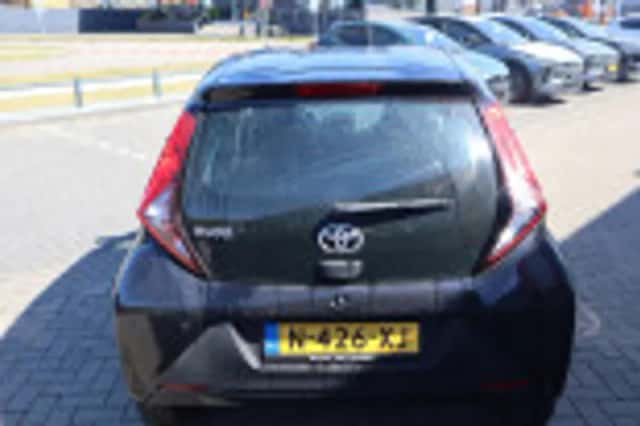 Toyota Aygo (2022) thumbnail 32