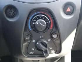 Toyota Aygo (2022) thumbnail 25