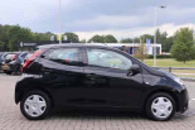 Toyota Aygo (2022) thumbnail 41