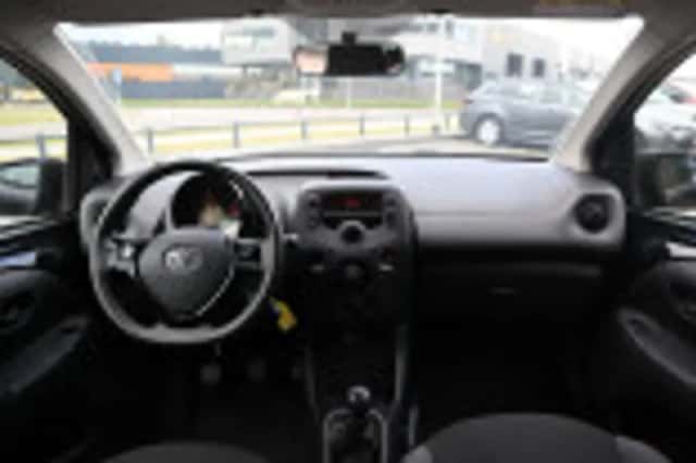 Toyota Aygo (2022) thumbnail 48
