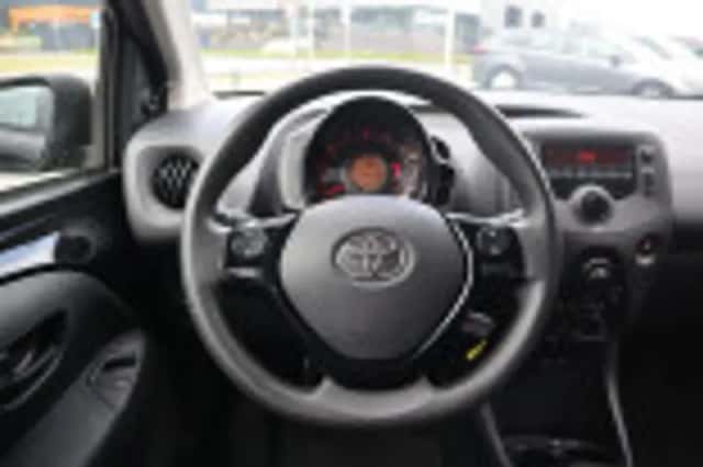 Toyota Aygo (2022) thumbnail 49