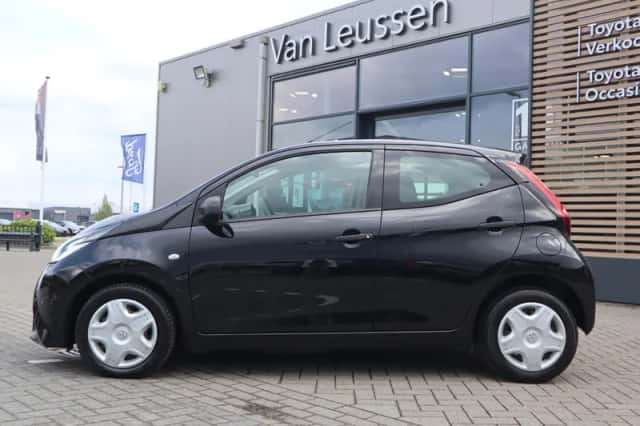 Toyota Aygo (2022) thumbnail 8