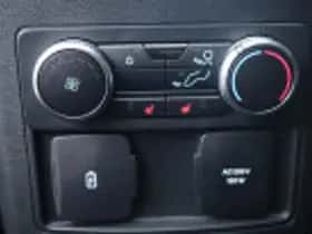 Ford Explorer (2024) thumbnail 79