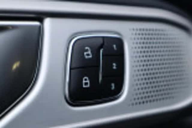 Ford Explorer (2024) thumbnail 83