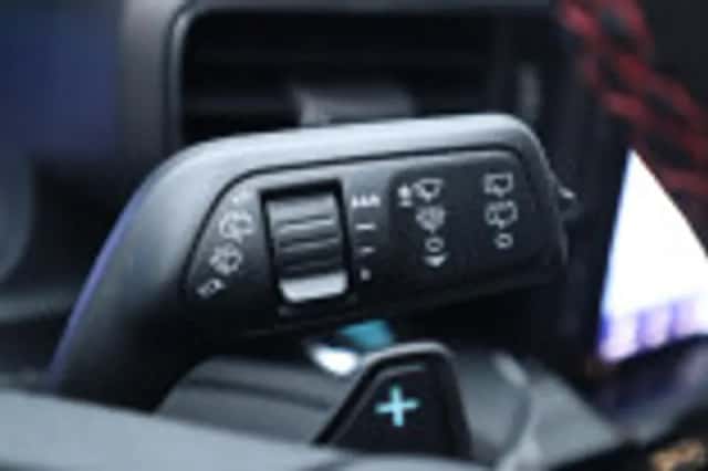 Ford Explorer (2024) thumbnail 90