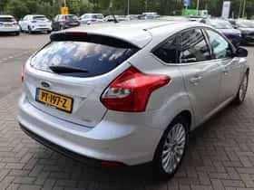 Ford Focus (2013) thumbnail 12