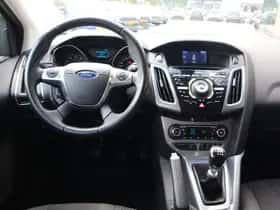 Ford Focus (2013) thumbnail 21