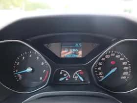 Ford Focus (2013) thumbnail 31