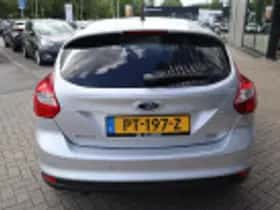 Ford Focus (2013) thumbnail 41