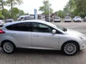 Ford Focus (2013) thumbnail 44