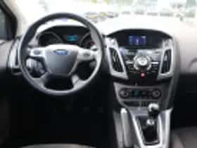 Ford Focus (2013) thumbnail 52